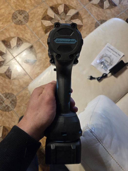 Klucz udarowy zamiennik makita z baterią i ładowarką