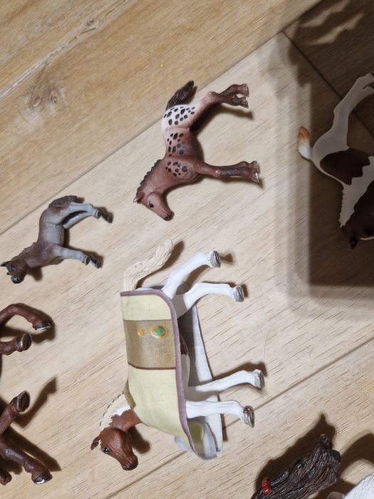 Zestaw koni Schleich plus samochód