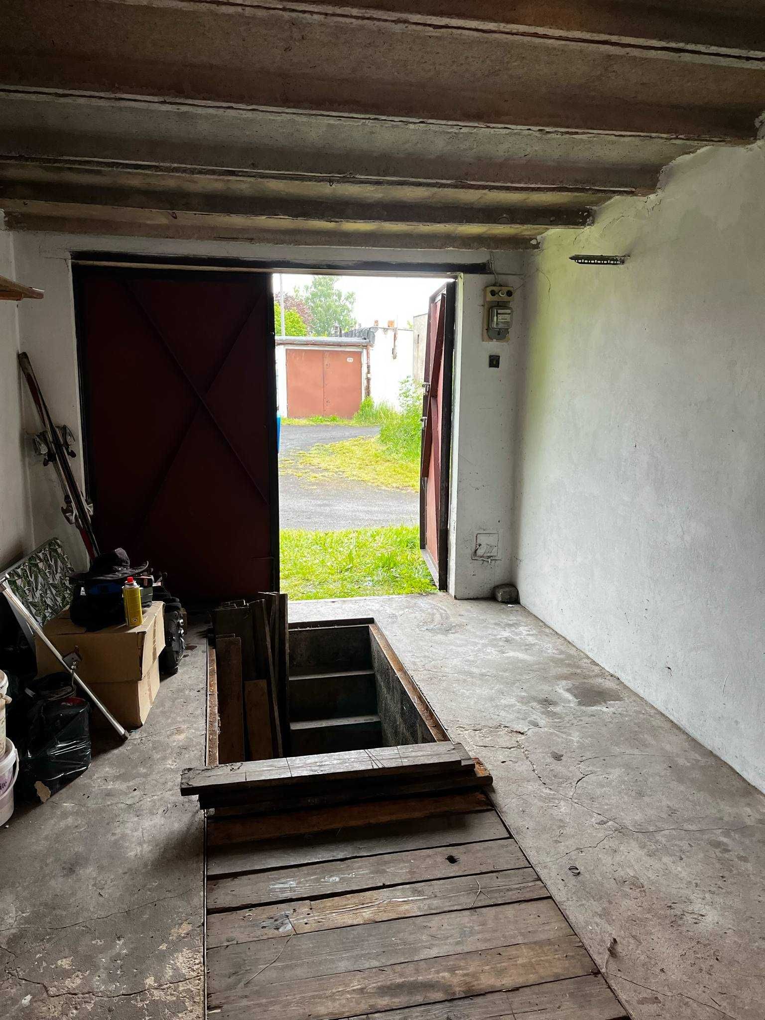 Garaż murowany, Tarnowskie Góry, KANAŁ, PRĄD,GRUNT