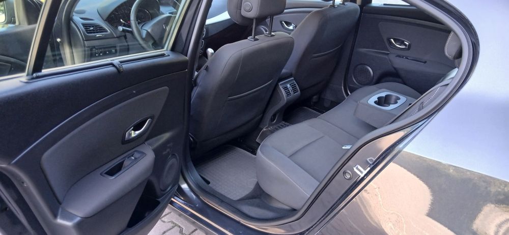 Продам Рено Флюенс