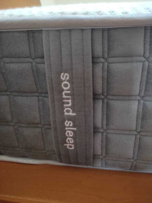 Vendo colchão semi novo