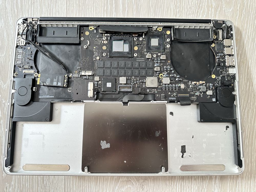 Macbook Pro A1990 и А1398 разборка на запчасти