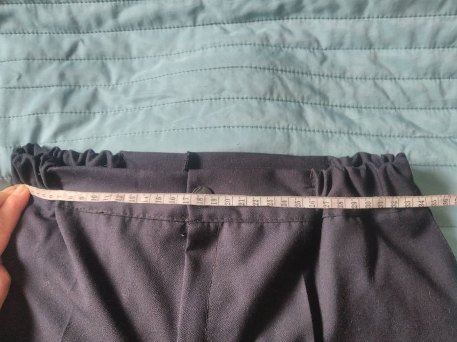 Spodnie do Komunii Komunijne rozm. 140 Czarne eleganckie