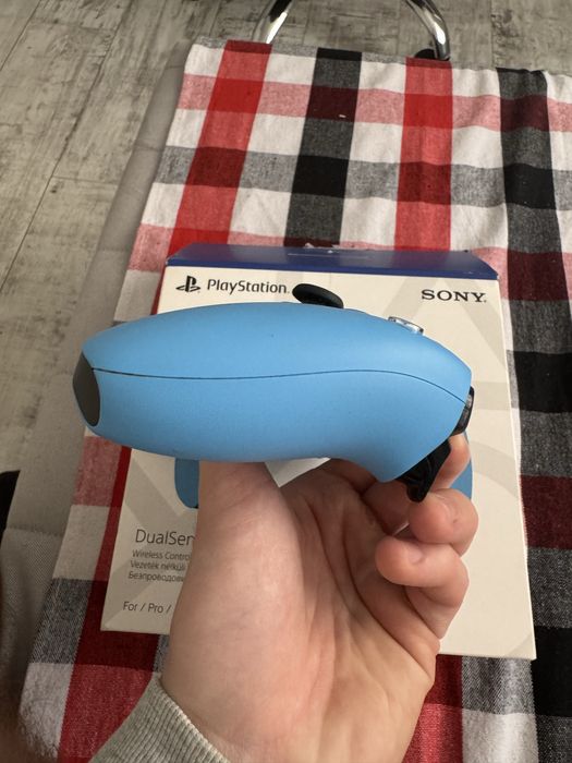 Kontroler ps5 niebieski