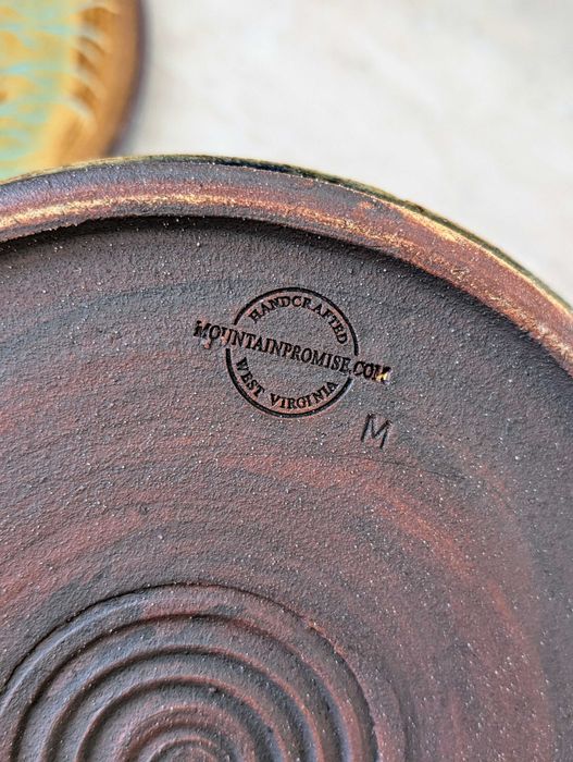 Duże ceramiczne naczynie z pokrywką West Virginia