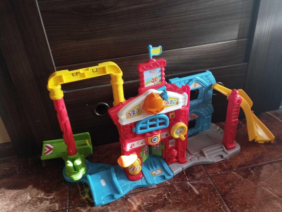 Sprzedam vtech straż pożarna 1-5lat