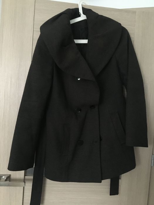 Krótki ciemnoszary ciepły zimowy płaszcz ze stójką M/L