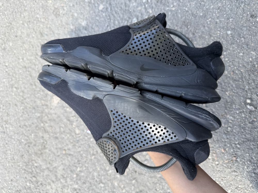 Nike sock dart кроссовки оригинал размер 42.5 черные
