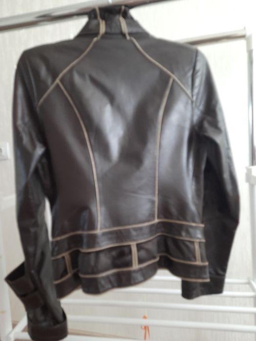 Куртка шкіряна жіноча
