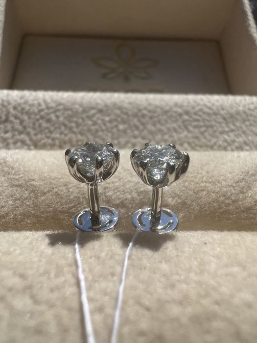 Золотые гвоздики с бриллиантами#пусети з діамантами#сережки діамантові