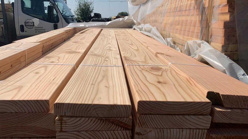 Deski tarasowe modrzew syberyjski 28x150mm ryflowana i gładka