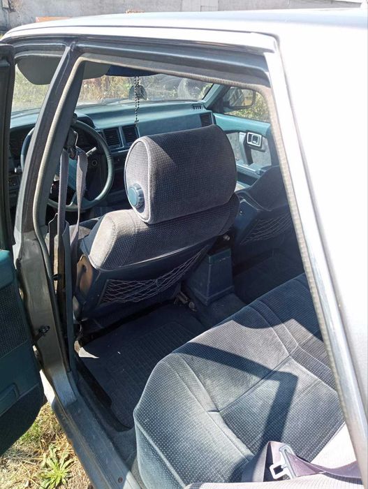 Автомобіль Nissan Bluebird (1990) на ходу