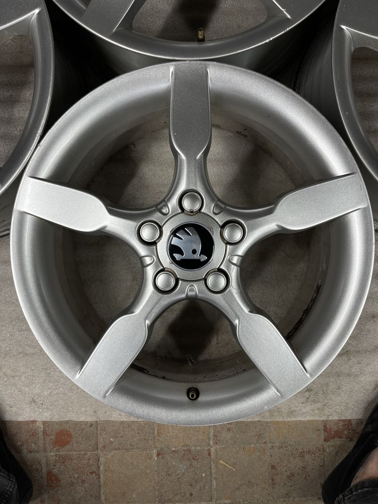 Диски R17 5x112 Et54 7J. Skoda Octavia Superb VW Golf Jetta Touran Cad