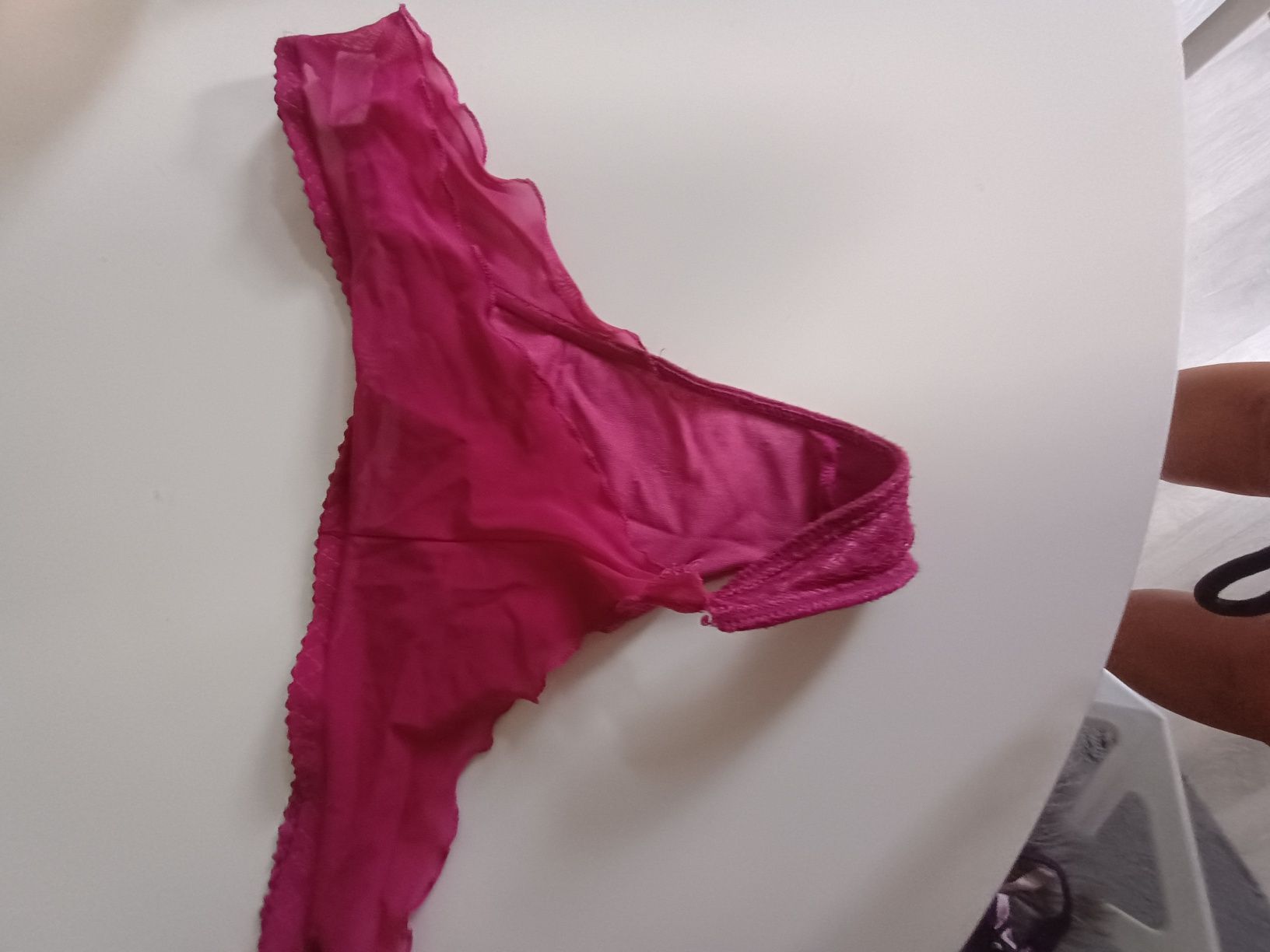 Śliczne różowe stringi majtki damskie 38 40 koronka