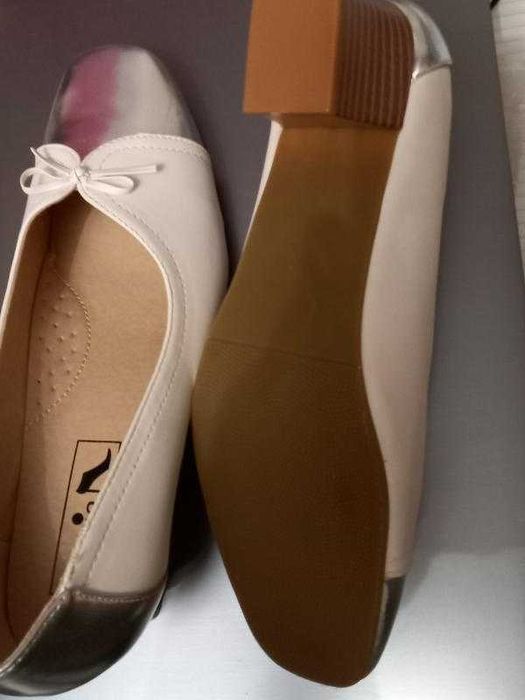 Новые красивые туфли размер 39 кожа