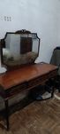 Vendo mesa antiga com espelho