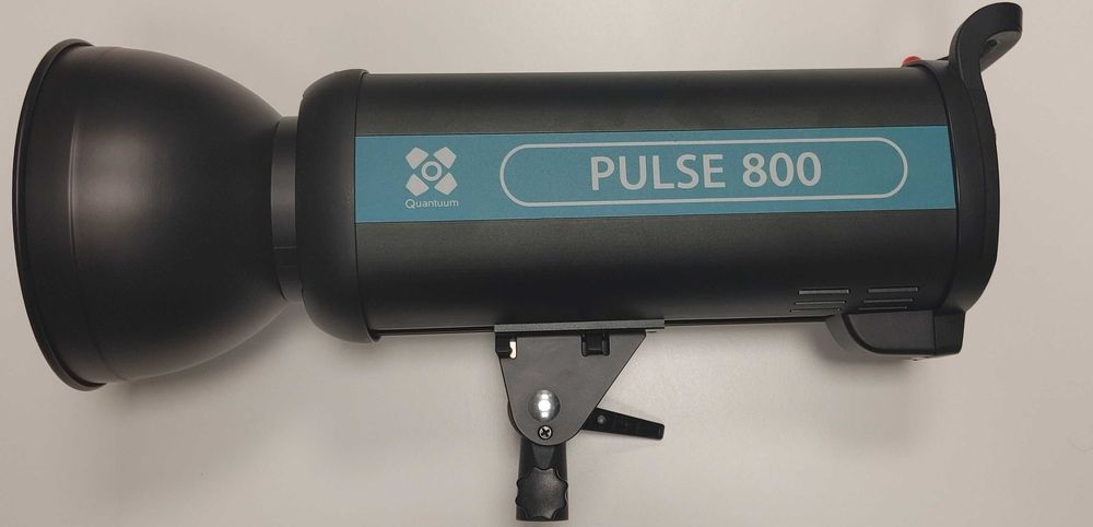 Zestaw studyjny Quantuum Pulse 800 x2 + statywy + softboxy Bowens