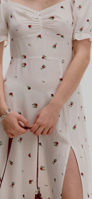 Sukienka midi w róże