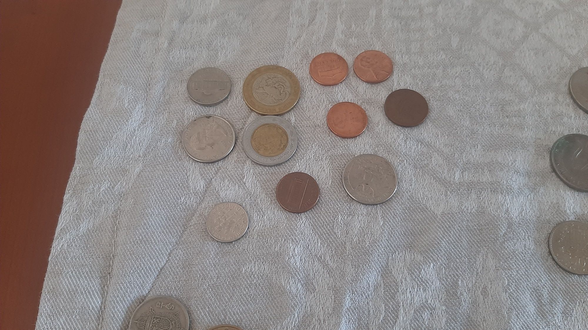 Vendo moedas antigas portuguesas e estrangeiras a melhor oferta