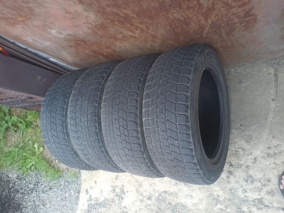 Brigestone blizzak 235/60r18