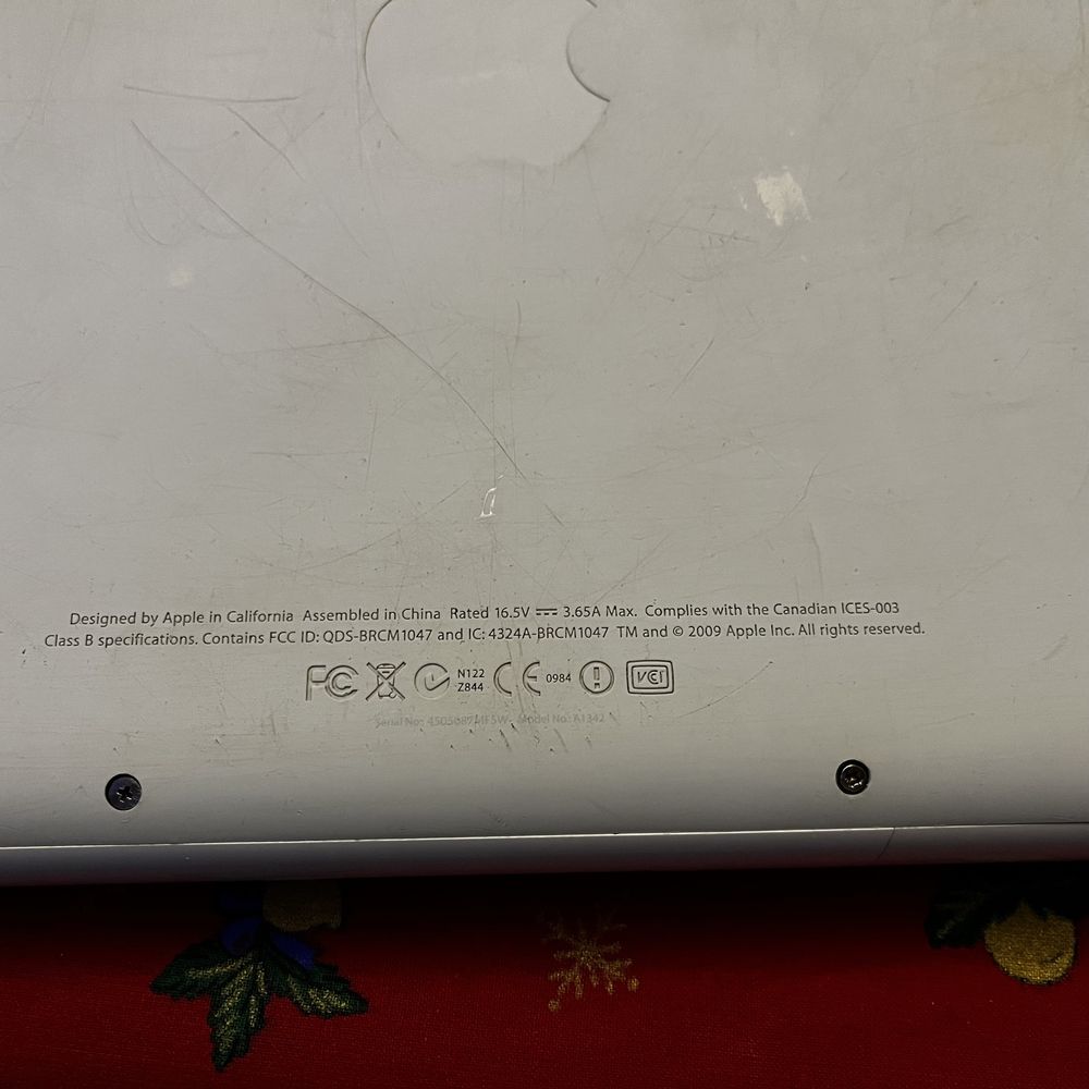 MacBook A1342 klasyk