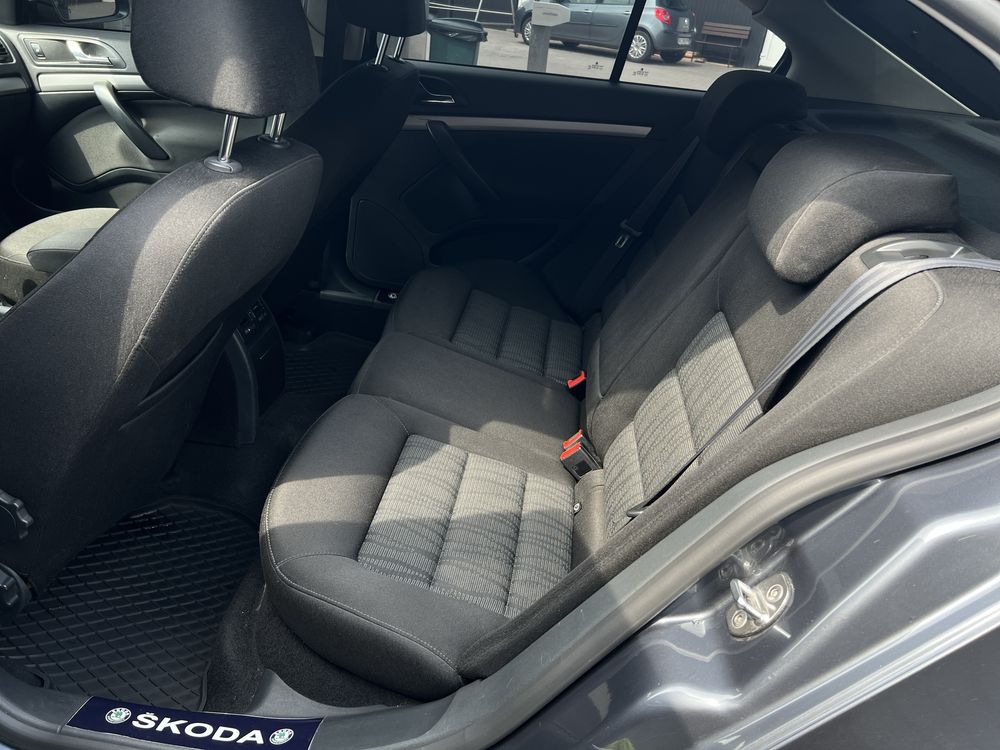 Skoda octavia (a5) 10.2011 року MPI 1.6  газ/бензин