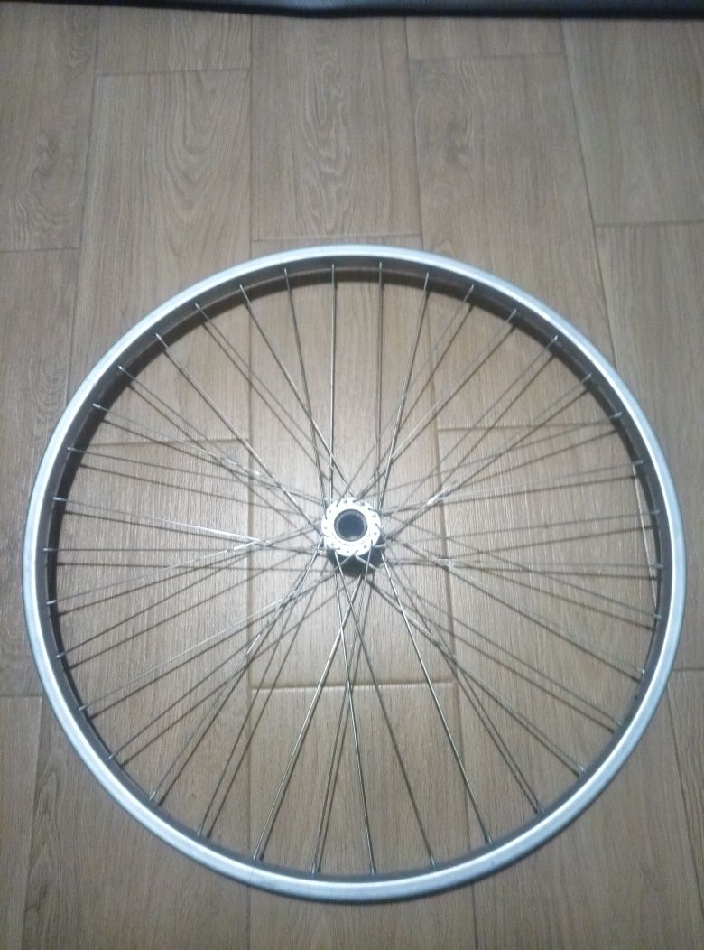Велосипедное колесо 24 дюйма.