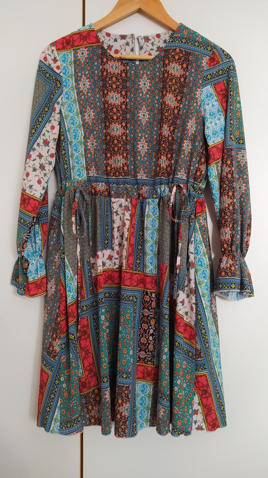 Sukienka boho z wzorem patchwork