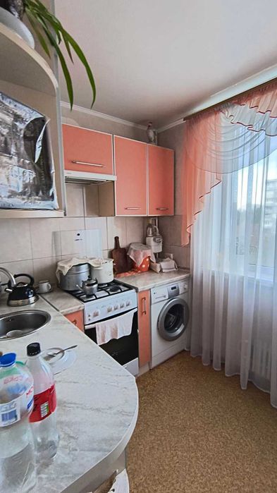 Продам 3 кім.Салтівка 535м 6/9 кап.рем.48000у.е.