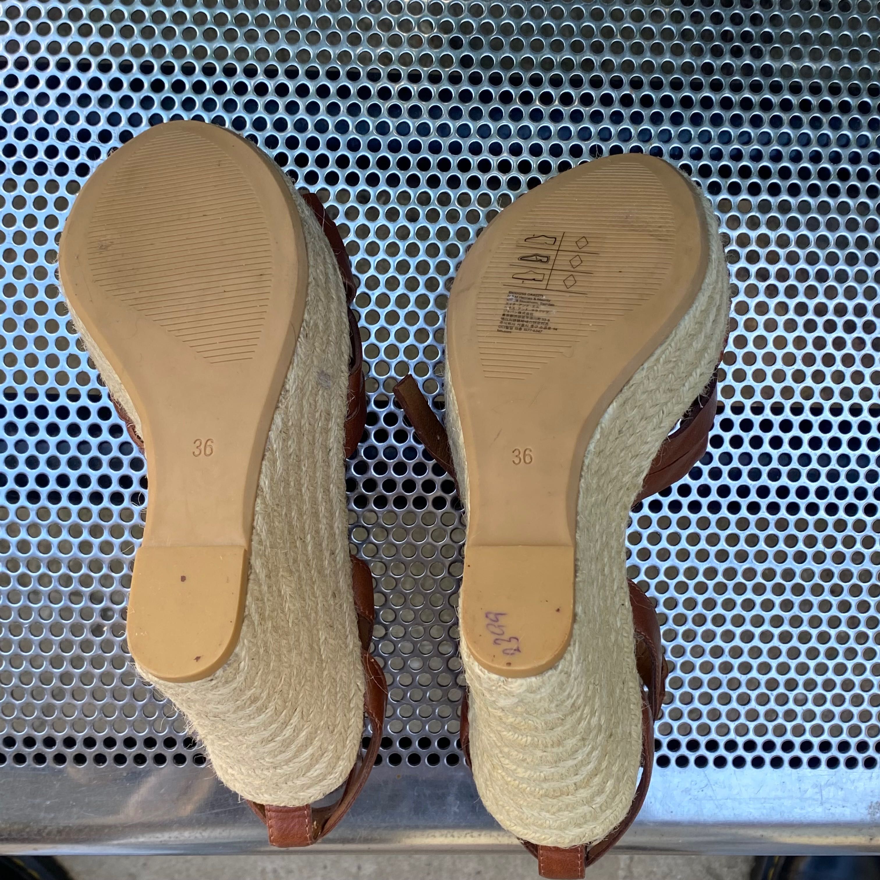 Босоніжки, туфлі на танкетці H&M