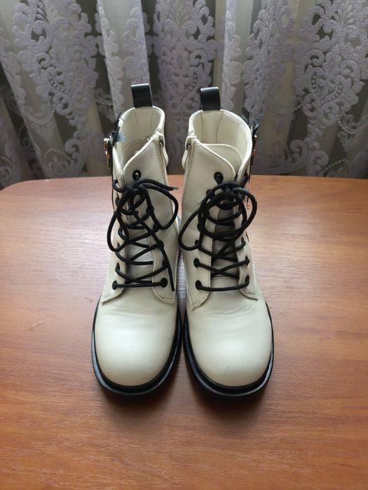 Ботінки демісезонні  для дівчинки 36 розмір