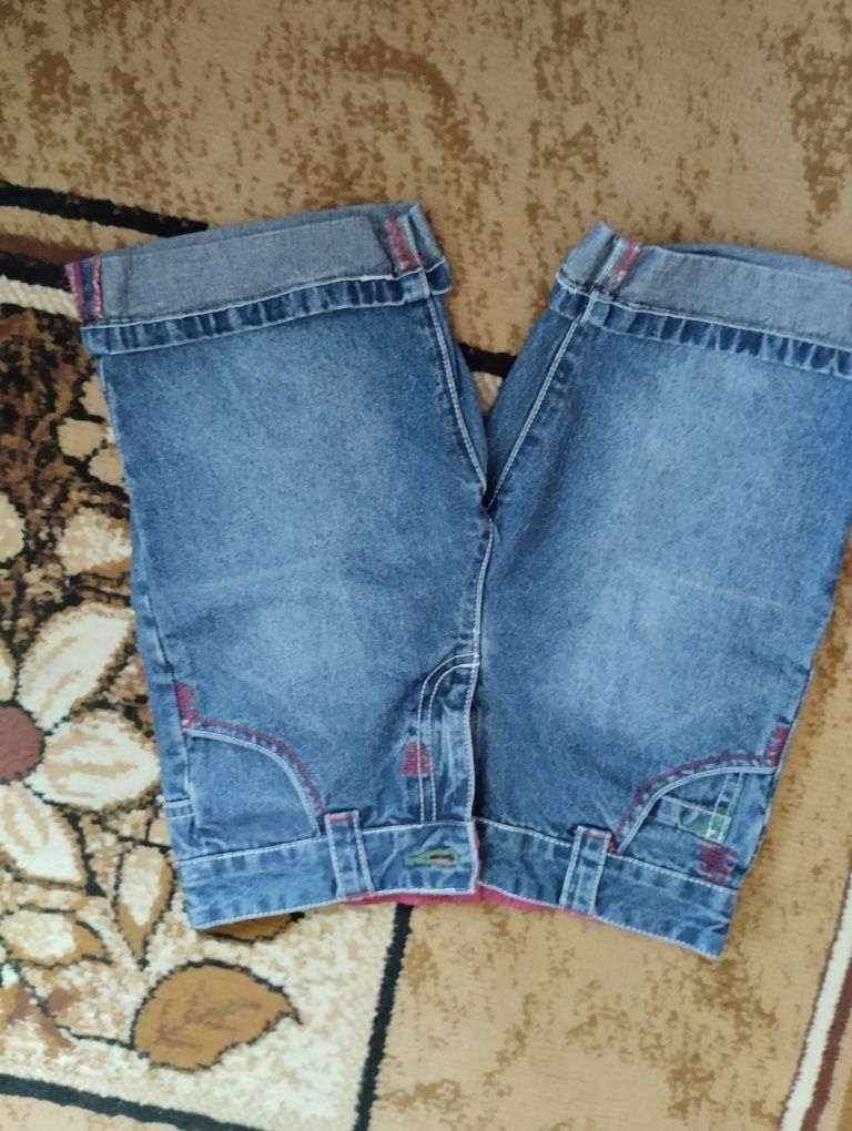 Джинсові шорти , джинсовий одяг