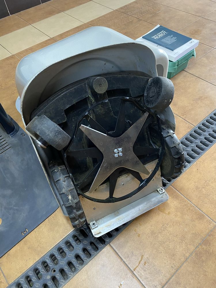 Robot koszący Wiper seria SR Runner S