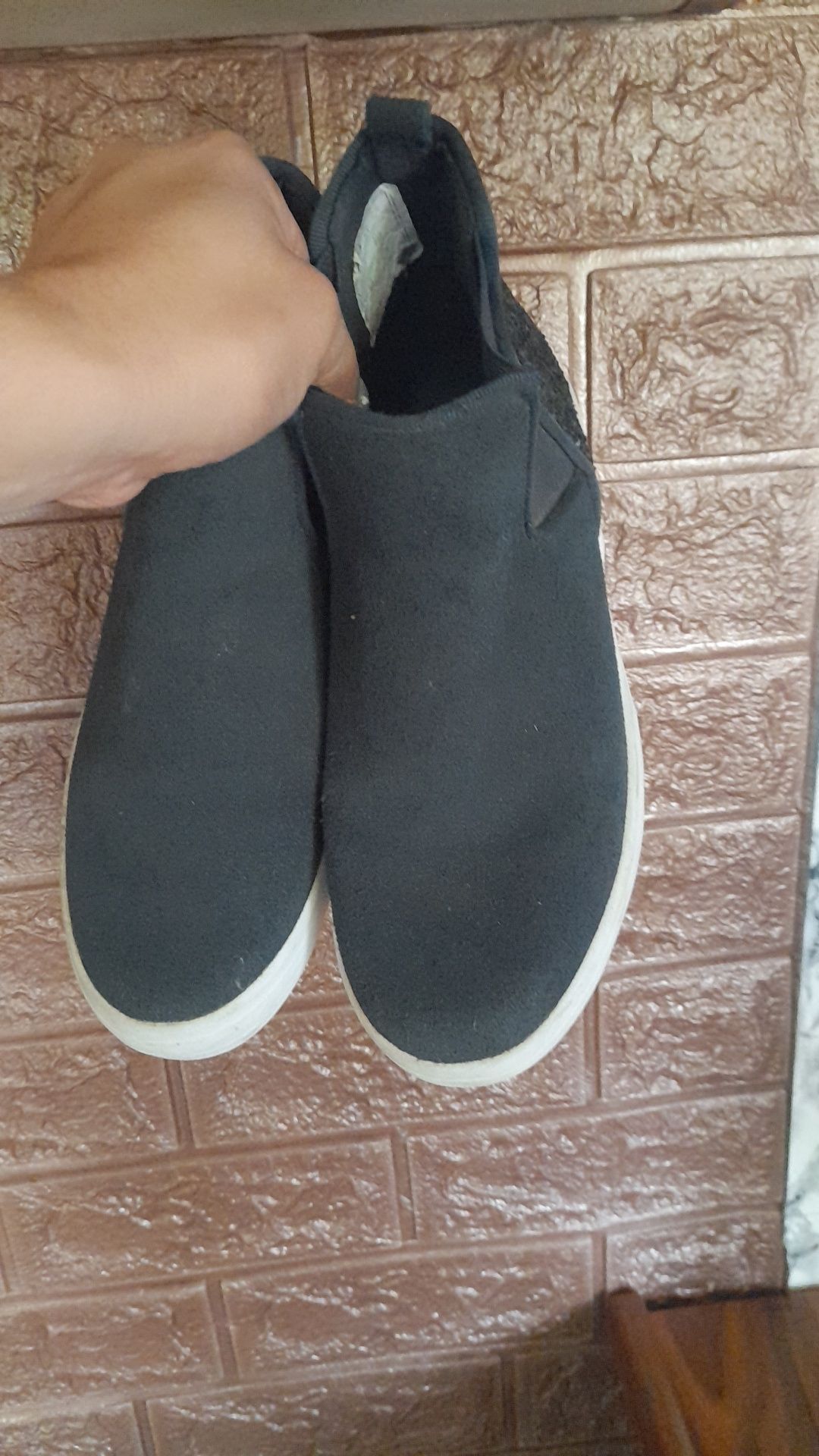 В з у т т я    замш