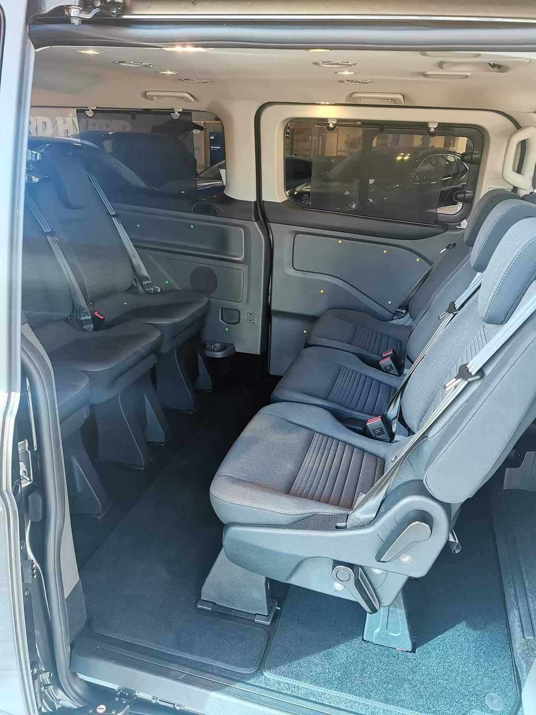 Wynajem busa 8-osobowego Ford Tourneo Custom napęd 2WD