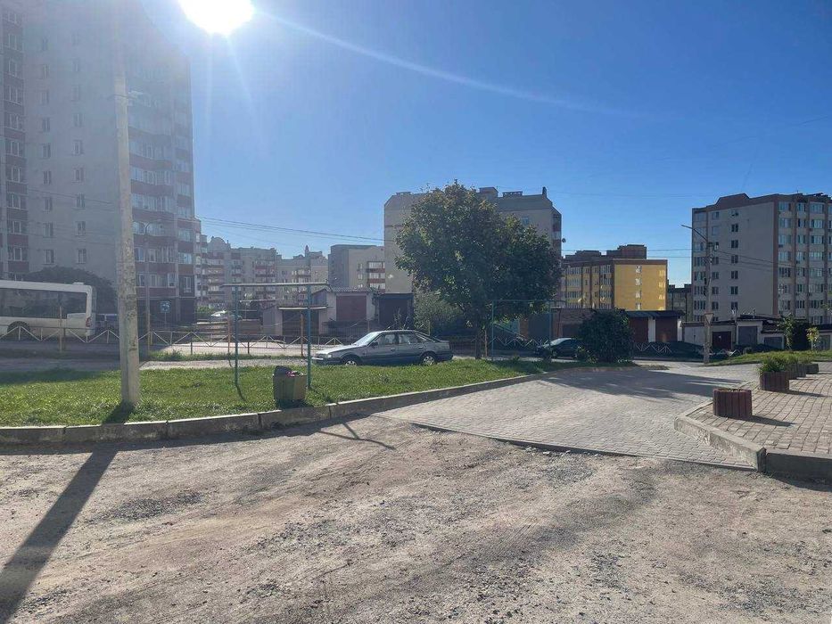 Продається приміщення 12 кв.м. по Лісогринівецькій, 18, Озерна! 8000 $