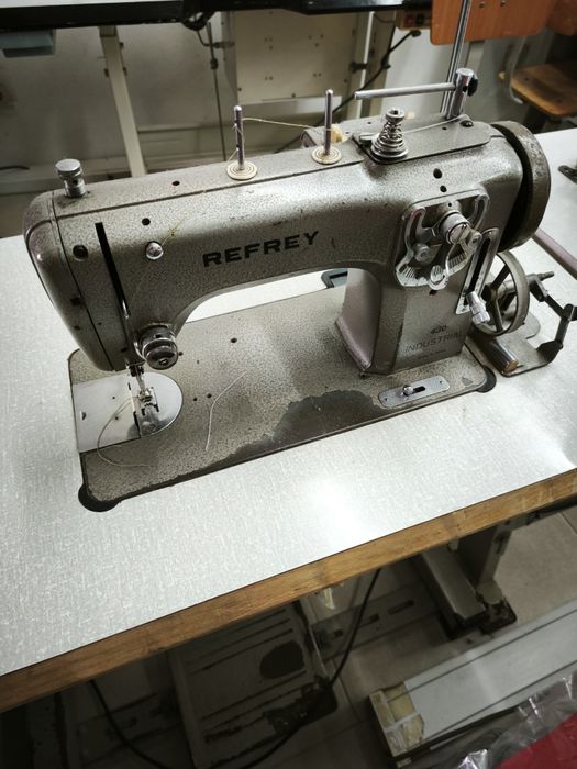 Máquina de ponto corrido