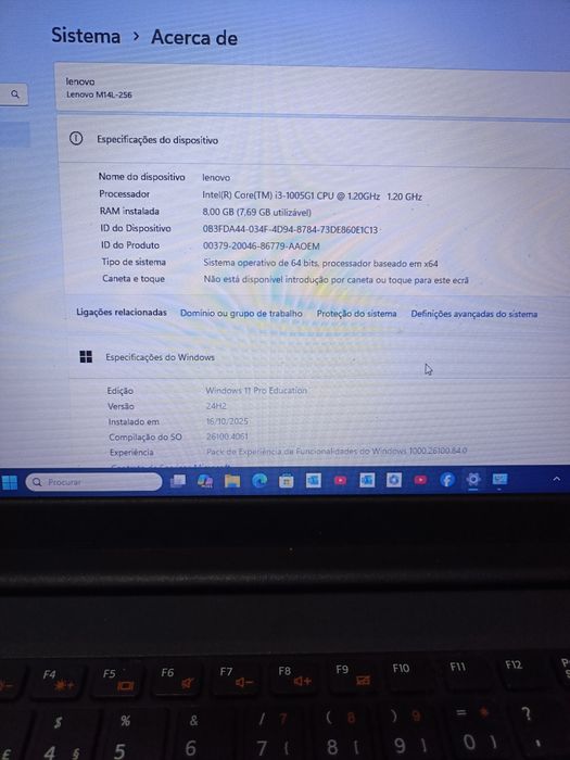 Vendo portátil Lenovo com problemas no teclado i3 10 geração
