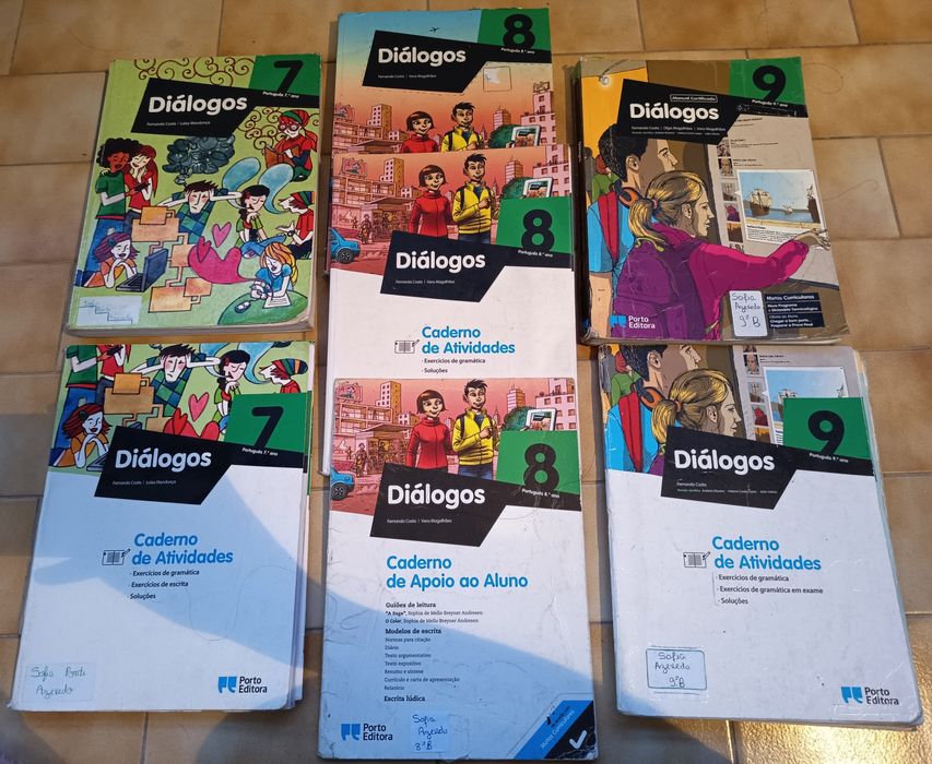 Livros escolares de Português Dialogos