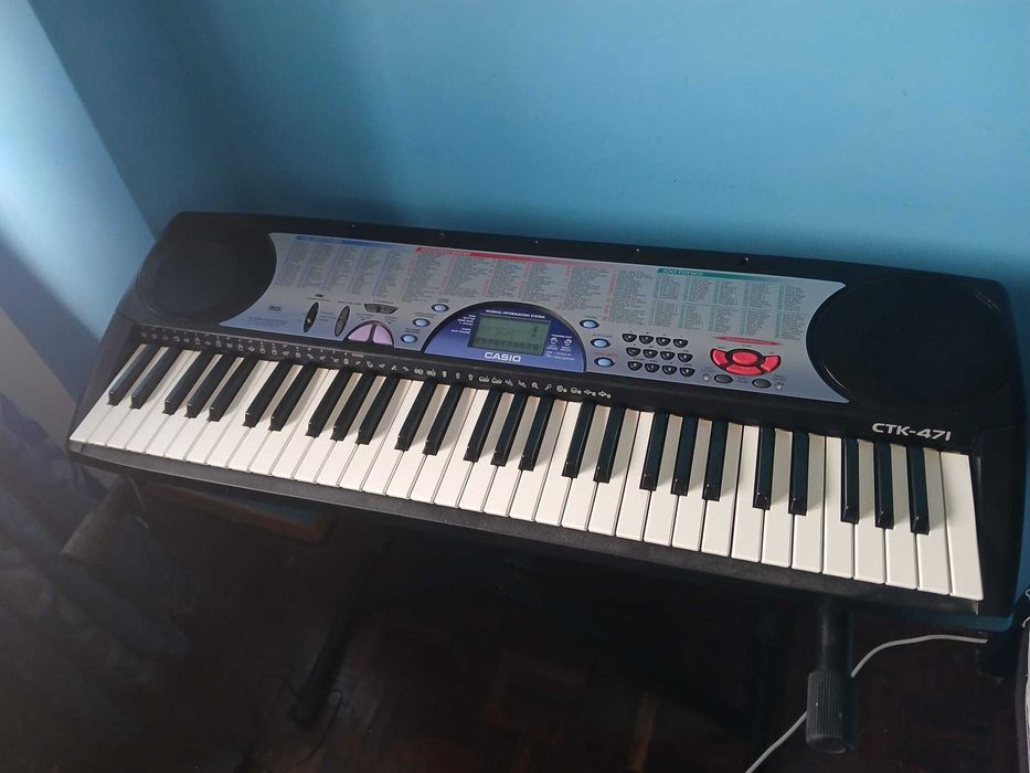 Teclado Casio- CTK 471- 5 oitavas