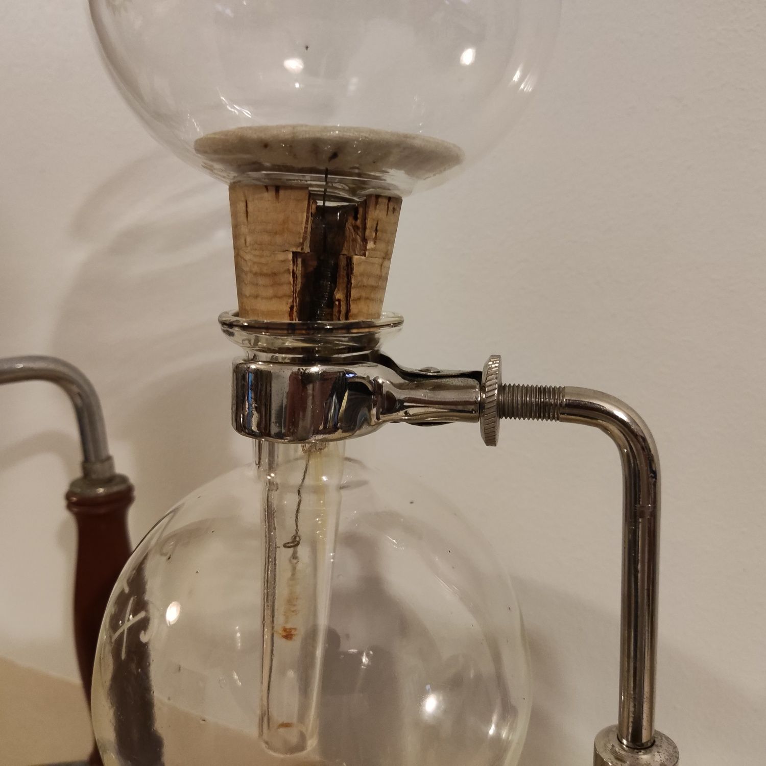 Conjunto de balões de vidro, cafeteiras antigas, vintage