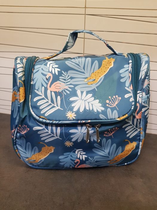 Kosmetyczka podróżna z haczykiem