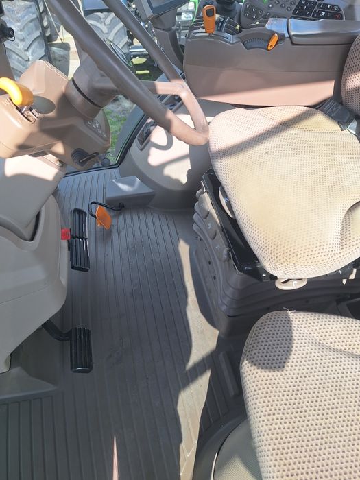 John Deere 7200R  Rok  2013