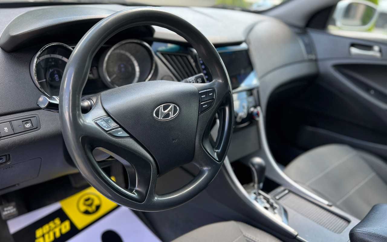 Hyundai Sonata 2011