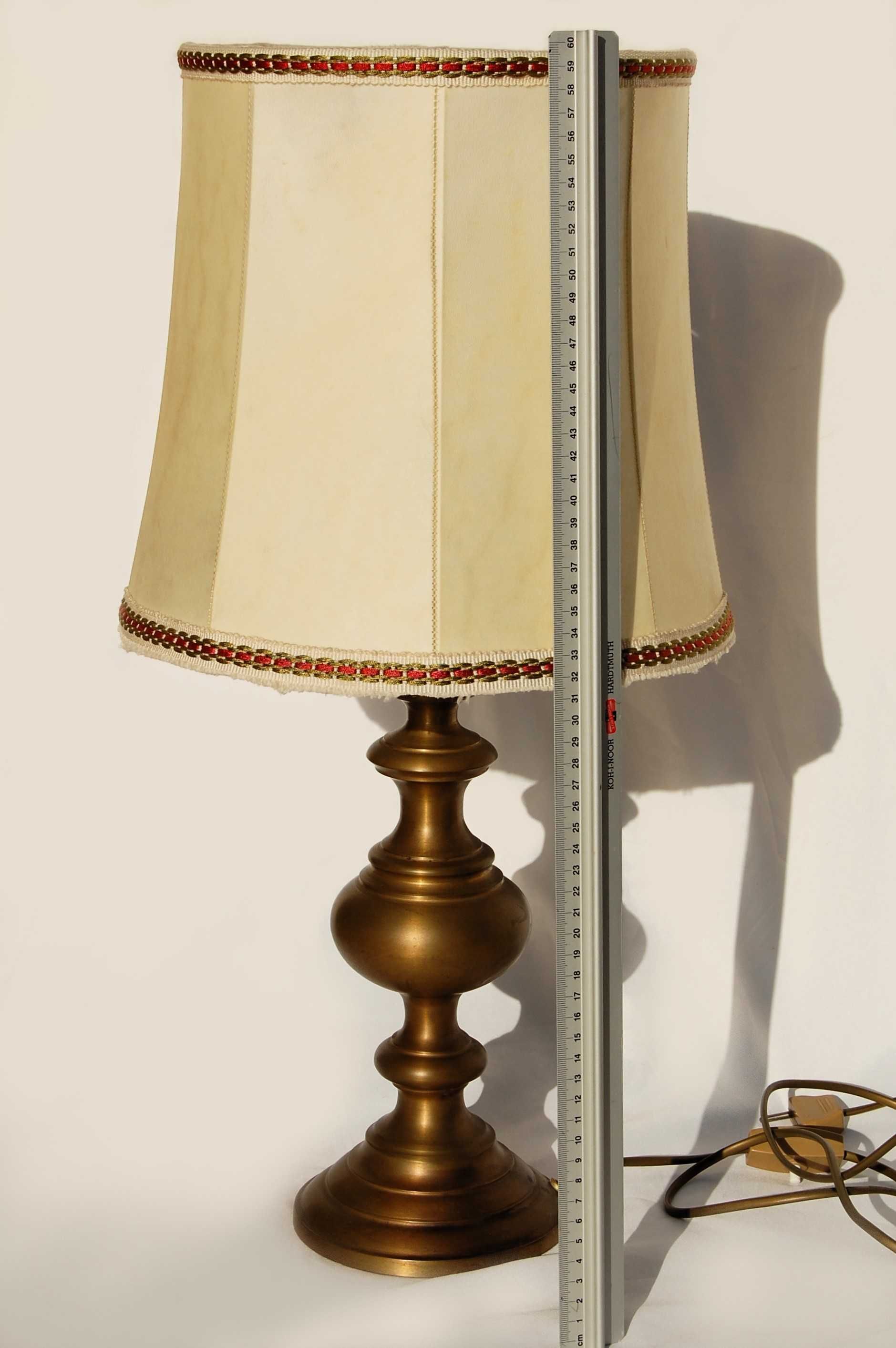 Mosiężna lampa stołowa, mosiądz, pergaminowy abażur, Szwajcaria, antyk