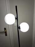 Czarna lampa podłogowa Kayle home&you industrialna czarna metal szkło