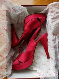Sapato de festa vermelho cereja