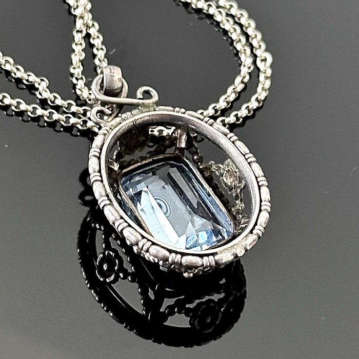 Srebrna przywieszka secesyjna z Akwamarynem, srebro próby 835