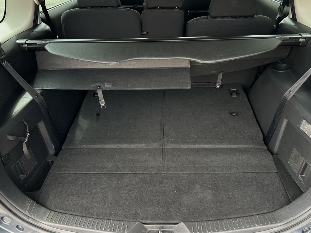 MAZDA 5 2011 року, 2.0 бензин, автомат, передній привід, 7 місць.