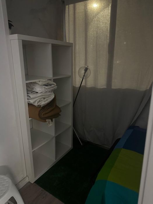 Arrenda quarto pequeno